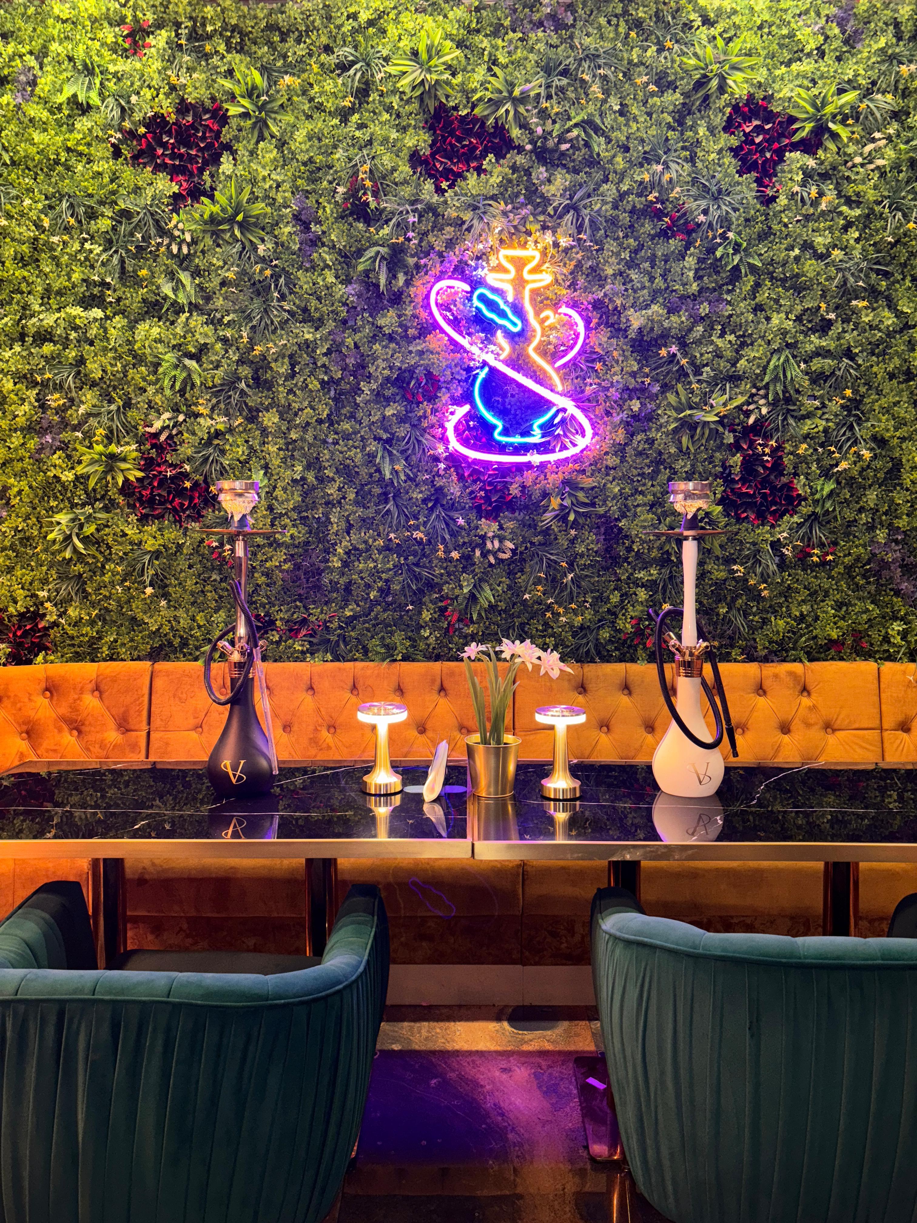 Evening atmosphere at Nemek Lounge